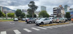 El parque La Carolina en Quito moderniza el pago de estacionamiento: ahora pueden pagar con transferencia bancaria