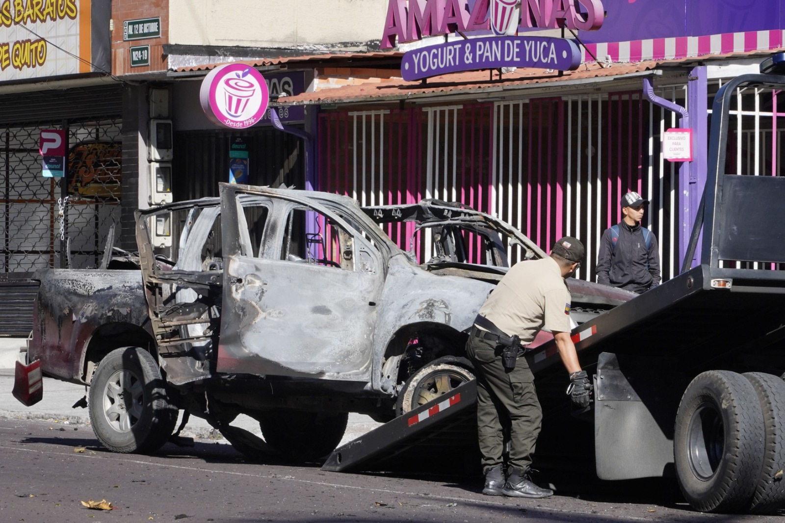 REGISTRO. El primer coche bomba explotó a las afueras del Ministerio de la Mujer, que trabaja de la mano con el SNAI.