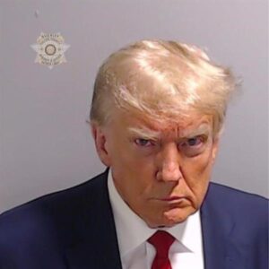 Donald Trump convierte su ficha policial en ‘merchandising’ para la campaña