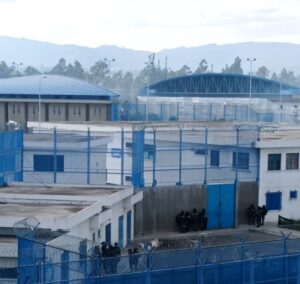 Dos presos se fugaron de la cárcel de Cotopaxi