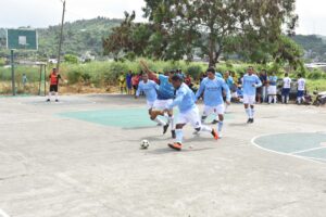 Los maestros vuelven a las canchas