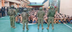 FF.AA y Policía Nacional incautaron 740 cartuchos en la Penitenciaria del Litoral