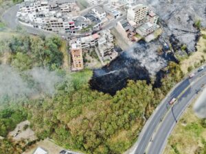 Cuatro personas afectadas por el humo de los incendios forestales en Quito