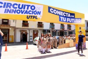 UTPL presentó oferta académica en circuito de innovación