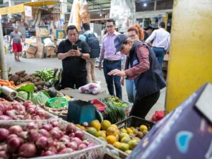 Refuerzan seguridades en los mercados y malecones