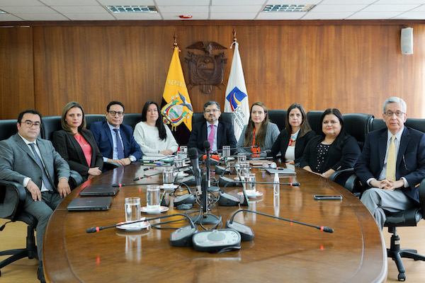 AUTORIDADES. Jueces de la Corte Constitucional.