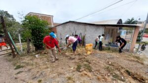 MIES Calvas ejecuta minga de adecentamiento en servicios