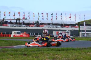 Francisco Paredes, piloto ambateño, correrá el Mundial de Karting 2023 en Bahréin