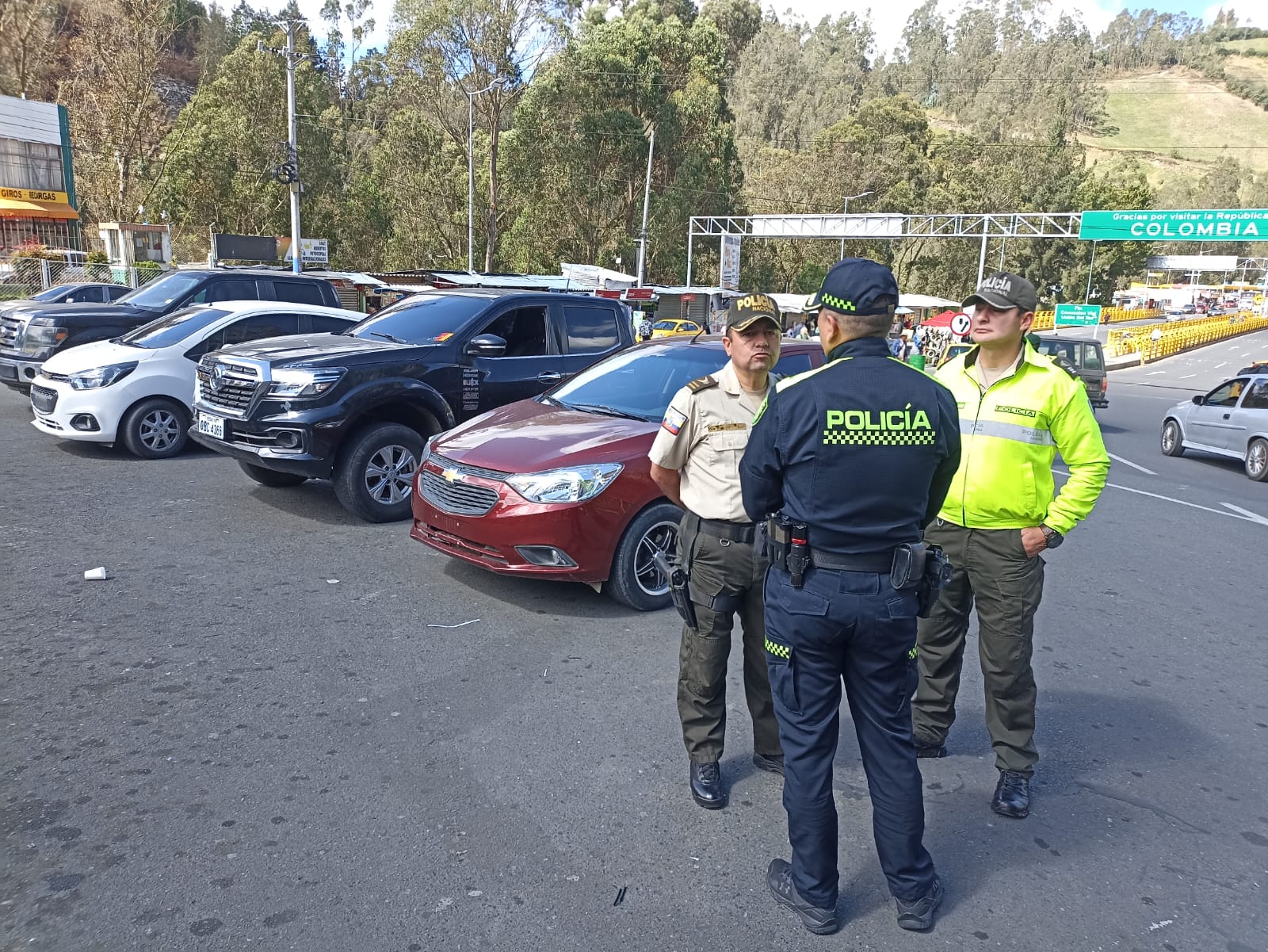 Casos. La Policía de Ecuador y Colombia intercambian información para recuperar los vehículos y dar con los criminales. (Foto: Redes sociales)
