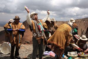 Rituales a más de 5.200 metros para aplacar la sequía en Bolivia