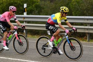 Richard Carapaz vuelve a la competencia en el Giro de la Toscana