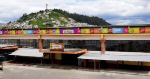 Bajas ventas afectan al mercado San Roque de Quito: comerciantes buscan soluciones urgentes