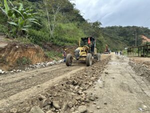 Avance en la vía a Yacuambi: Tramo Chapintza – La Paz