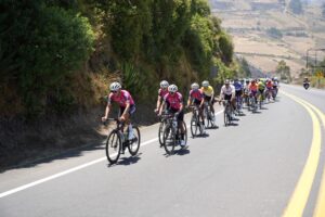 La Vuelta Ciclística al Ecuador llega a Cotacachi