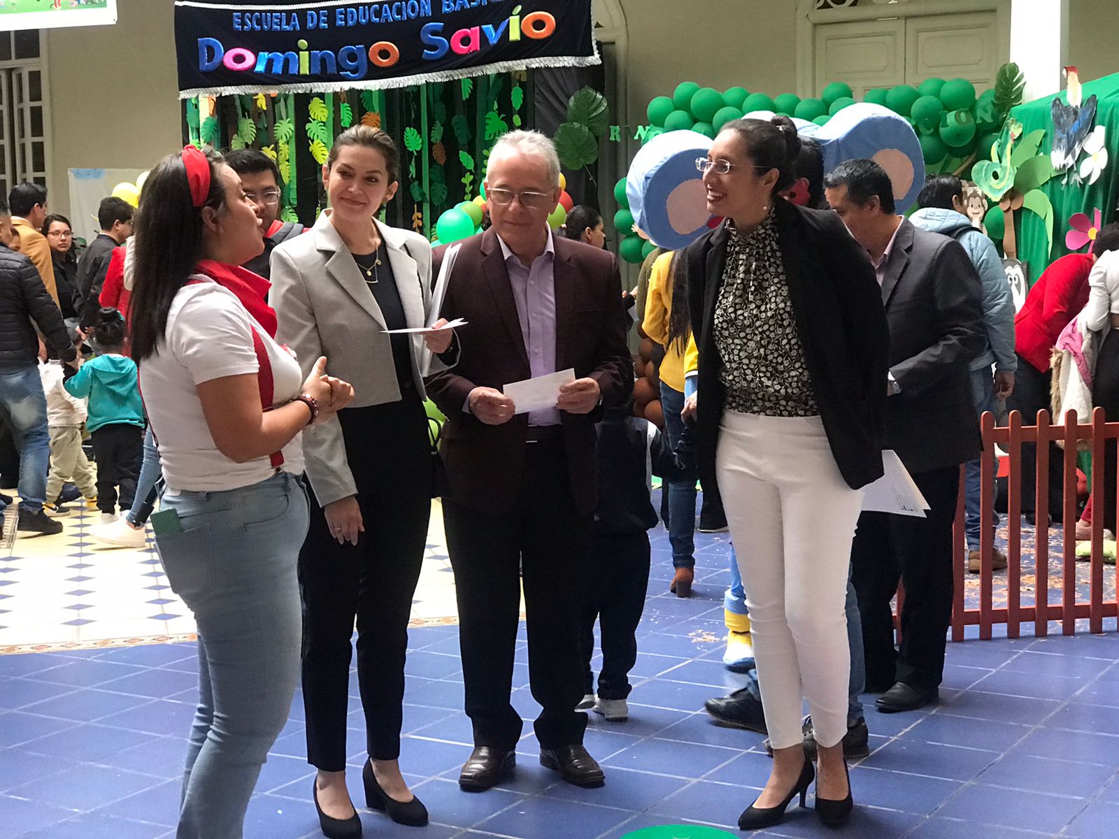 La viceministra de Educación, Diana Castellanos compartió momentos con estudiantes y docentes durante la feria Un Espacio Para la Educación Inicial.