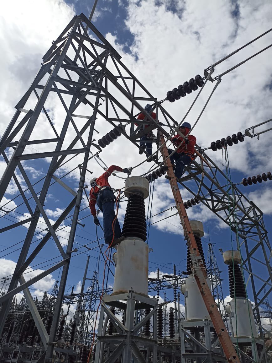 ENERGÍA. El sector eléctrico ecuatoriano necesita inversión y transparencia para solucionar sus problemas.