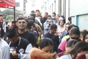 Los ecuatorianos quieren propuestas mesuradas y respuestas a los problemas del país por parte de los candidatos