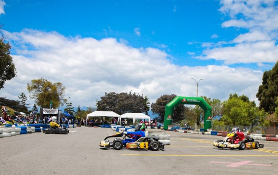 La pista del Centro Recreativo de Karting está ubicada en el parque La Familia de Ambato.