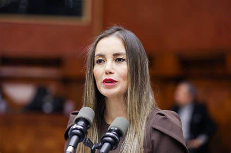 AUTORIDADES. Wilman Terán, Xavier Muñoz, Maribel Barreno, Juan José Morillo.