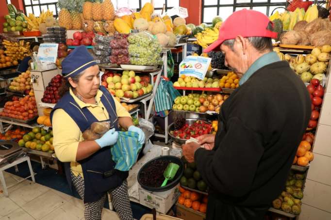 HECHO. El mayor problema en Ecuador no es la inflación, sino la falta de productividad y competencia.