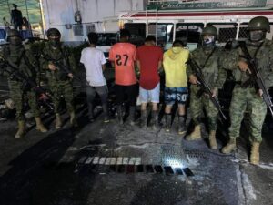 Tres detenidos y armas decomisadas en Zamora