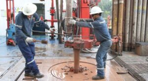 Ecuador podría perder más de $2.400 millones de ingresos anuales si no se producen cambios en el manejo del sector petrolero