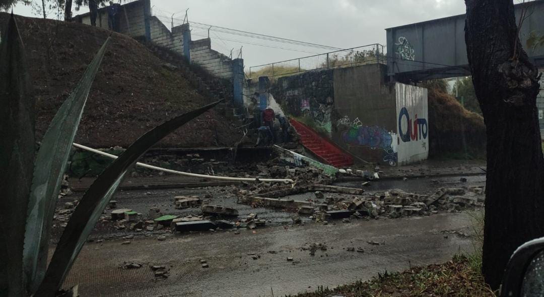Heavy rains caused the collapse of a wall south of Quito and other emergencies