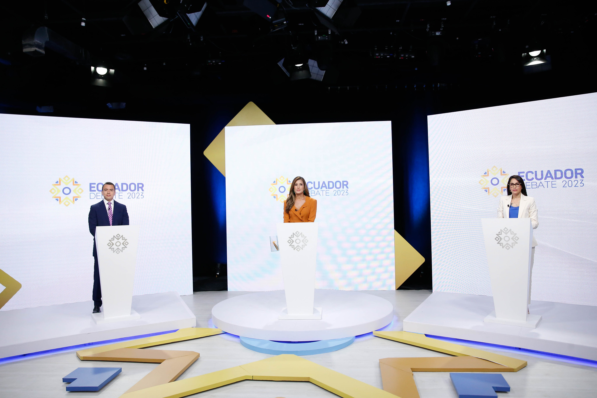 ACTO. El diálogo entre los candidatos presidenciales se realizó en la sede de Ecuador TV.