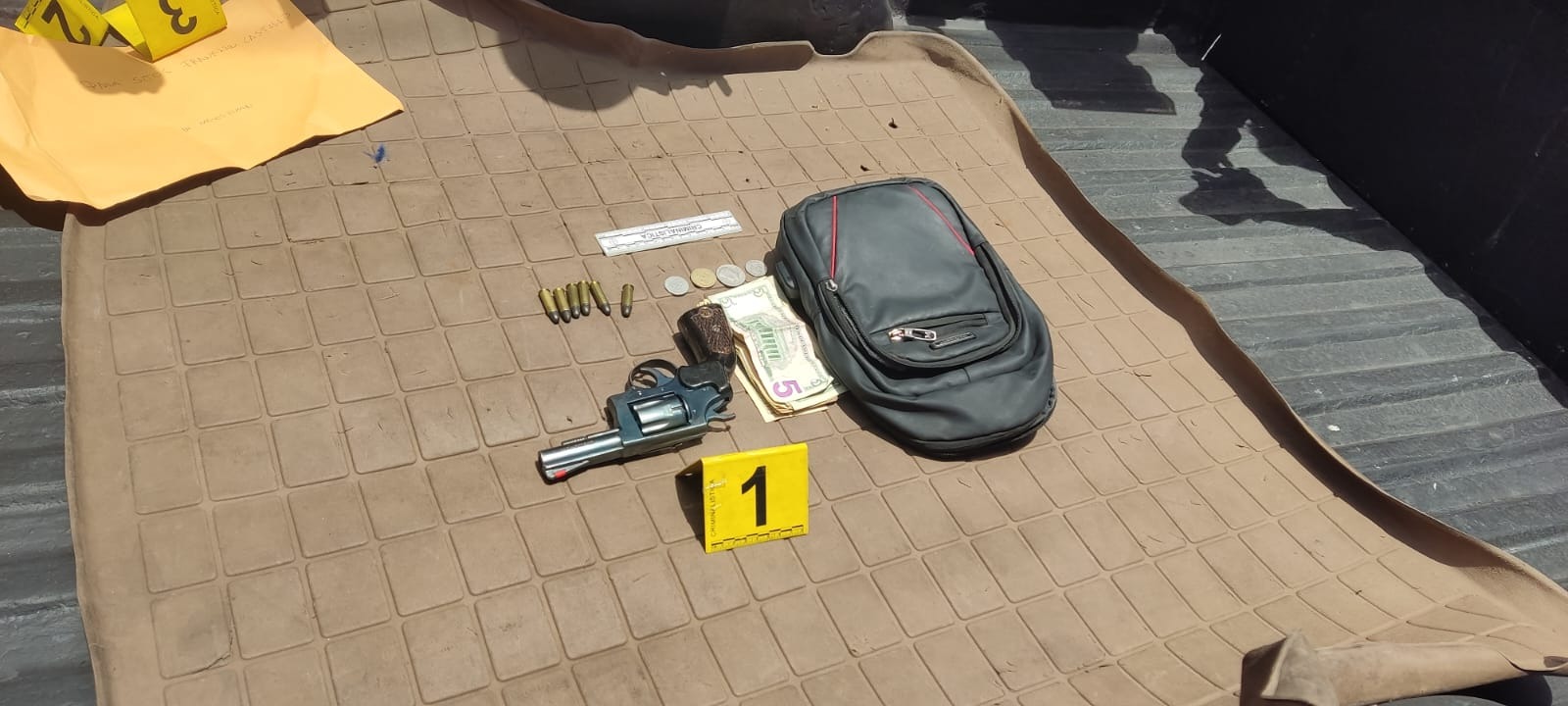 El revólver fue encontrado en el carro del involucrado que atacó al mecánico en Pelileo.