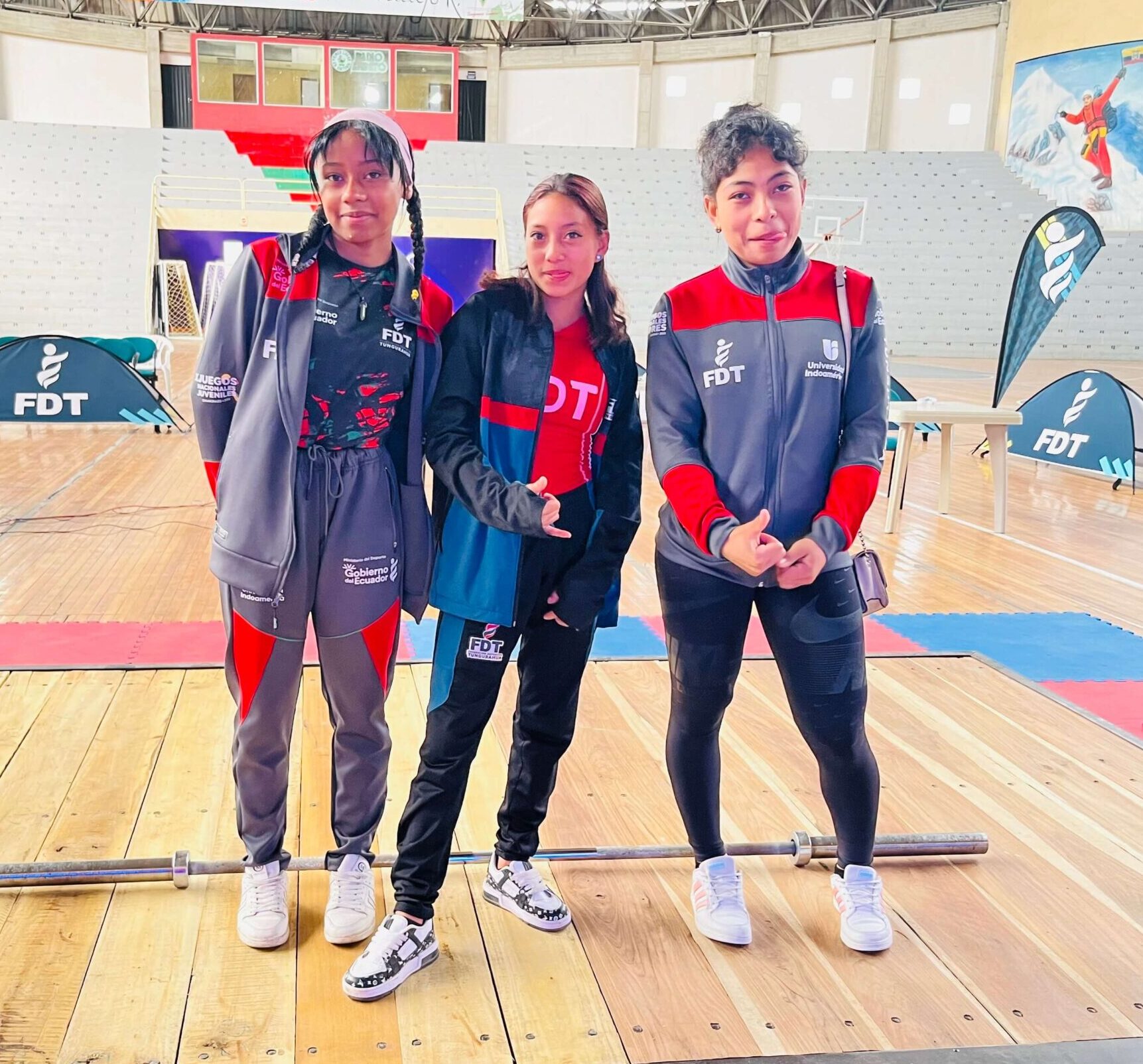 Nathalia Torres, Doménica Endara y Wendy Gonzáles son las mejores representantes de Tungurahua en el Campeonato Nacional Prejuvenil sub 17.