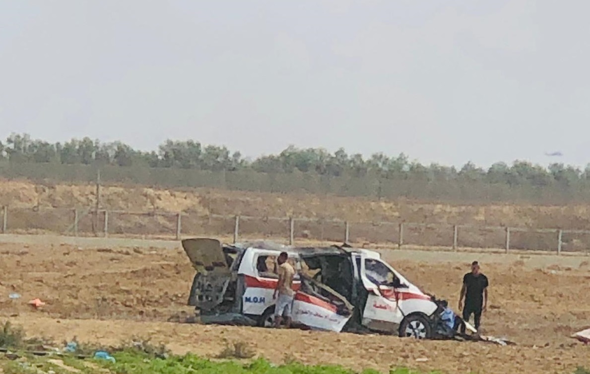 DRAMA. Ambulancia dañada en un ataque israelí en la Franja de Gaza. EUROPA PRESS