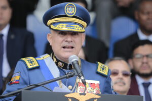 Gobierno remueve del cargo a Fausto Salinas, comandante de la Policía