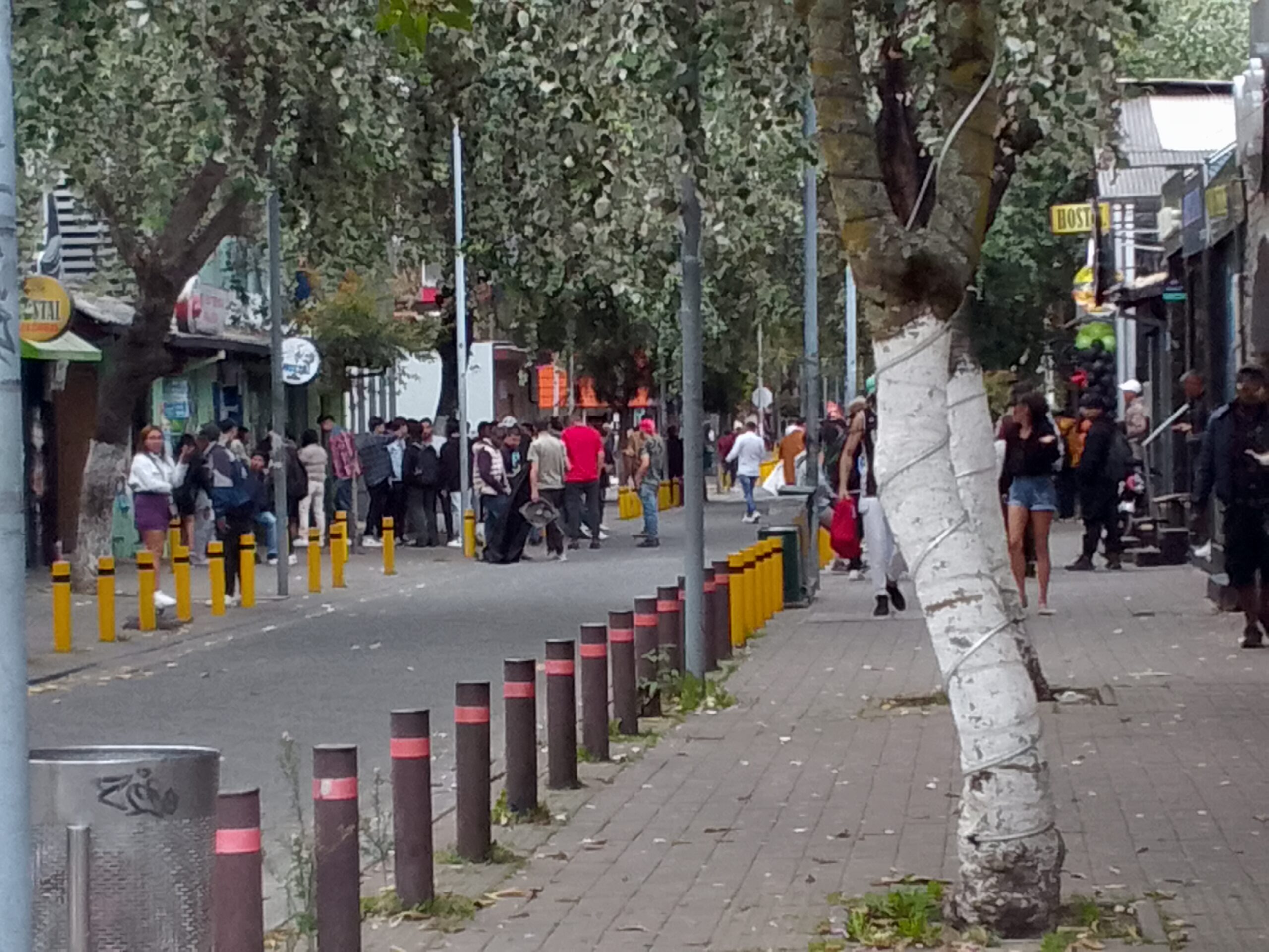 RIESGO. La Mariscal está llena de discotecas, libadores, comercio informal, licorerías y más factores que lo vuelven peligroso.