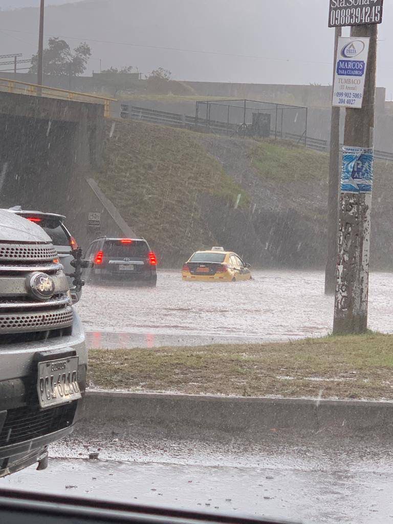 Prevención. Quito necesita mantenimiento de drenajes y alcantarillado para evitar inundaciones. La Epmaps asegura que los está realizando.