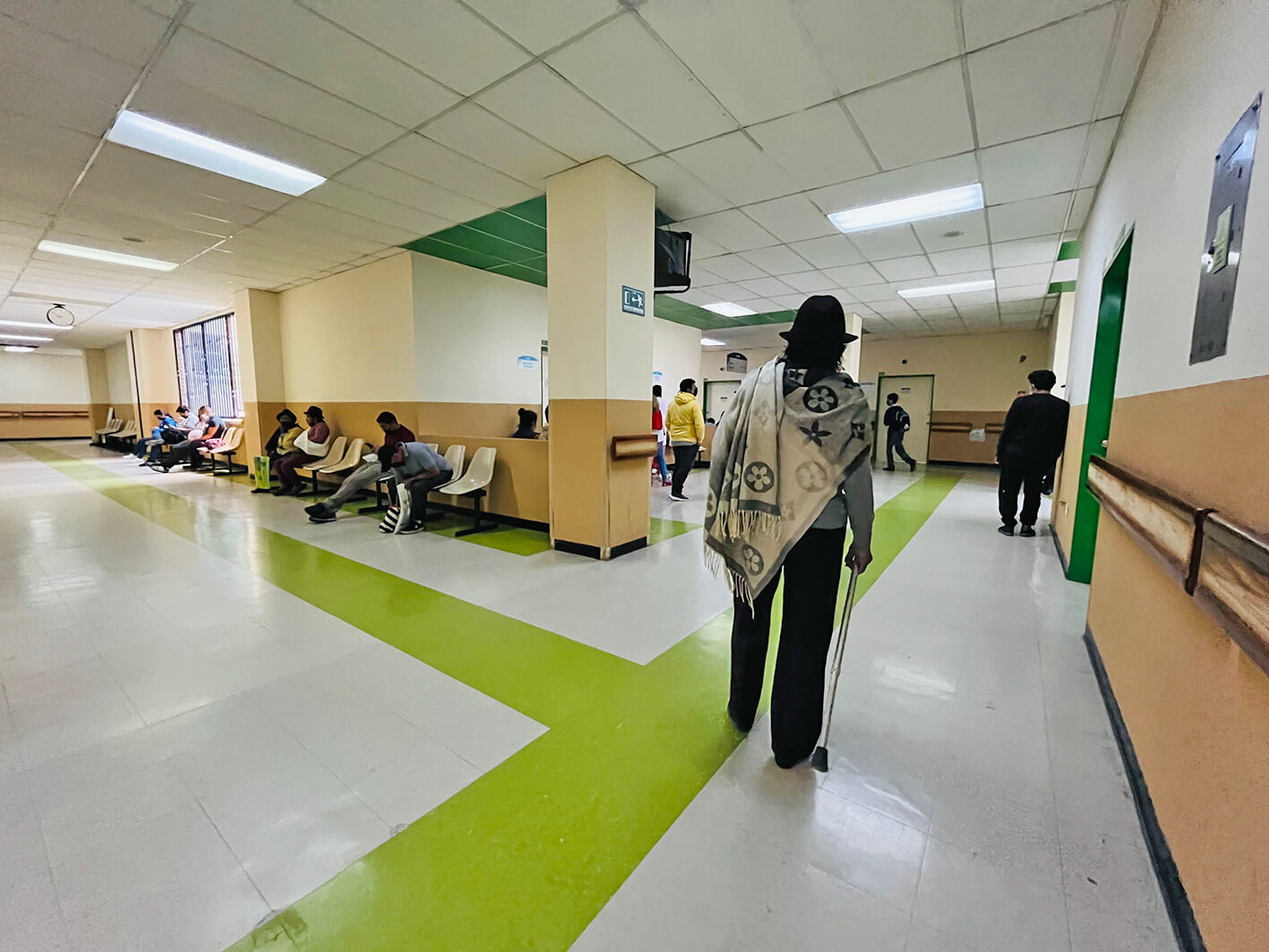 El proceso de compra es para el servicio de limpieza y desinfección del Hospital del IESS en Ambato.