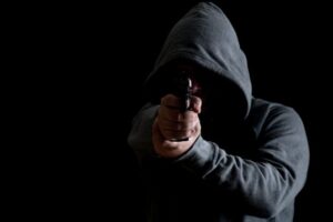 Policía es asaltado por ladrones armados en la vía Guaranda – Ambato