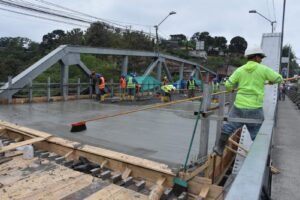 Puente Velasco Ibarra, avanza  en un 75% su repotenciación