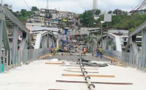 Avanza la intervención del puente en Pichincha