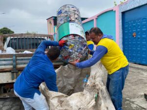 Estudiantes reciclan 150 kilos de plástico