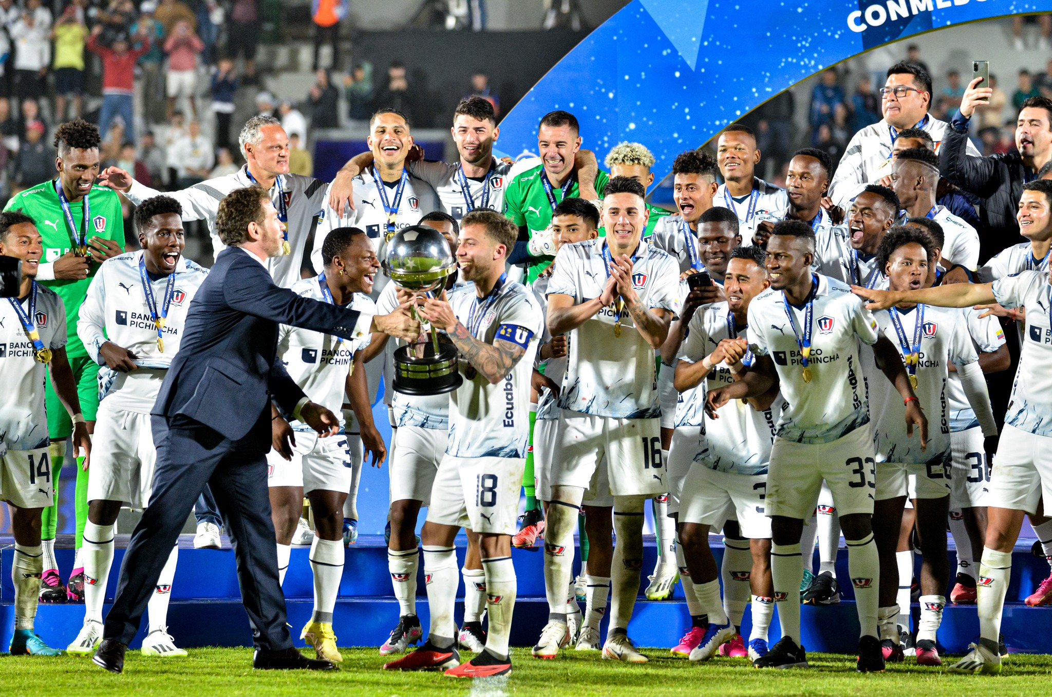Campeones. Liga de Quito alcanzó en Uruguay su quinto título internacional.