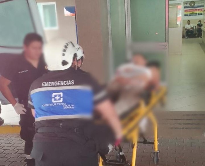 COLABORACIÓN. El herido fue internado en el hospital Gustavo Domínguez.