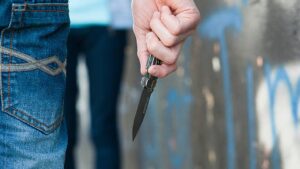 Hombre es asesinado a cuchillazos en medio de un robo