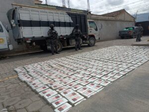 Encuentran 600 kilos de cocaína en un camión en Imbabura