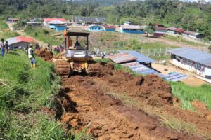 Inicia Apertura de la vía Yayu-Saarentza en Nangaritza