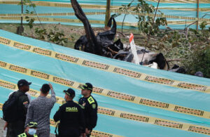 Al menos un muerto tras estrellarse una avioneta en el centro de Cali, en Colombia