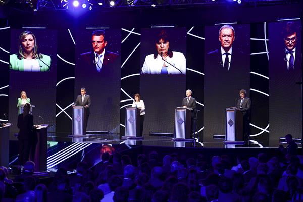 CONTIENDA. Vista del debate presidencial argentino del 1 de octubre de 2023. EFE