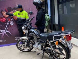 En Ecuador, 500 mil motociclistas conducen sin licencia tipo A