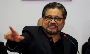 Exjefe de las FARC es acusado por el asesinato de un militar
