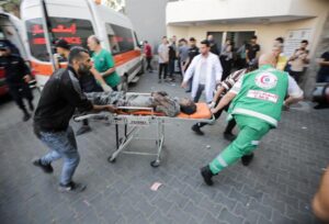 Todos los hospitales de Gaza capital fuera de servicio, dice ministerio de Sanidad gazatí