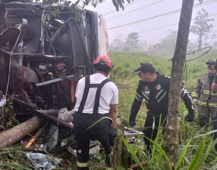 LAMENTABLE. El conductor del bus perdió la vida.